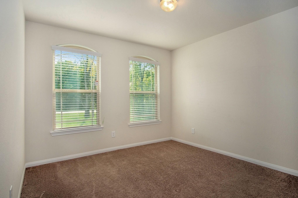 13006 Lazy Lane - Photo 9