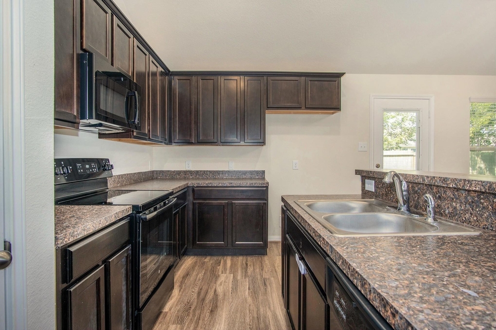 13006 Lazy Lane - Photo 2