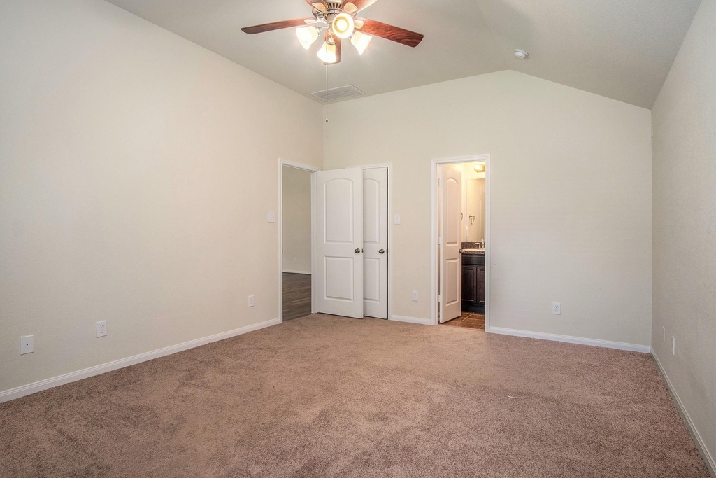 13006 Lazy Lane - Photo 12