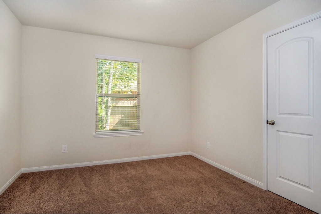 13006 Lazy Lane - Photo 10