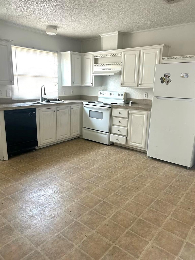 11810 Greenglen Drive - Photo 1