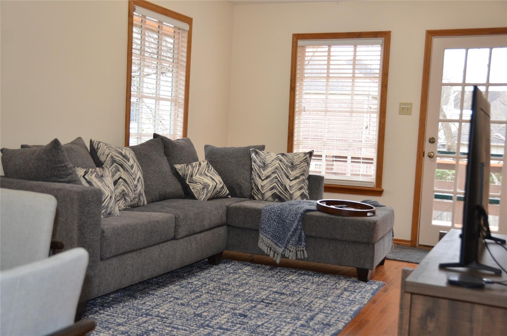 6507 Morningside Drive - Photo 2