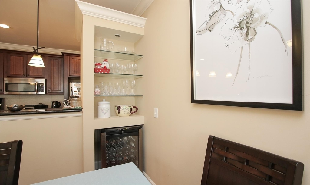 2203 Dorrington Street - Photo 6