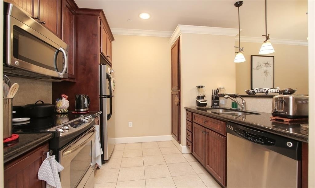 2203 Dorrington Street - Photo 11