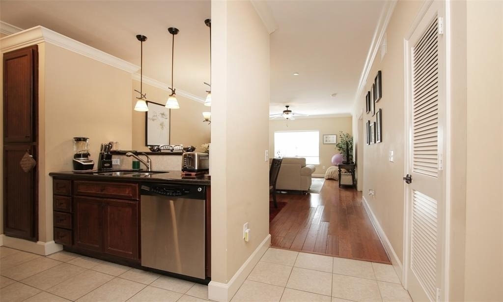 2203 Dorrington Street - Photo 10