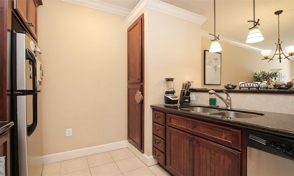 2203 Dorrington Street - Photo 7
