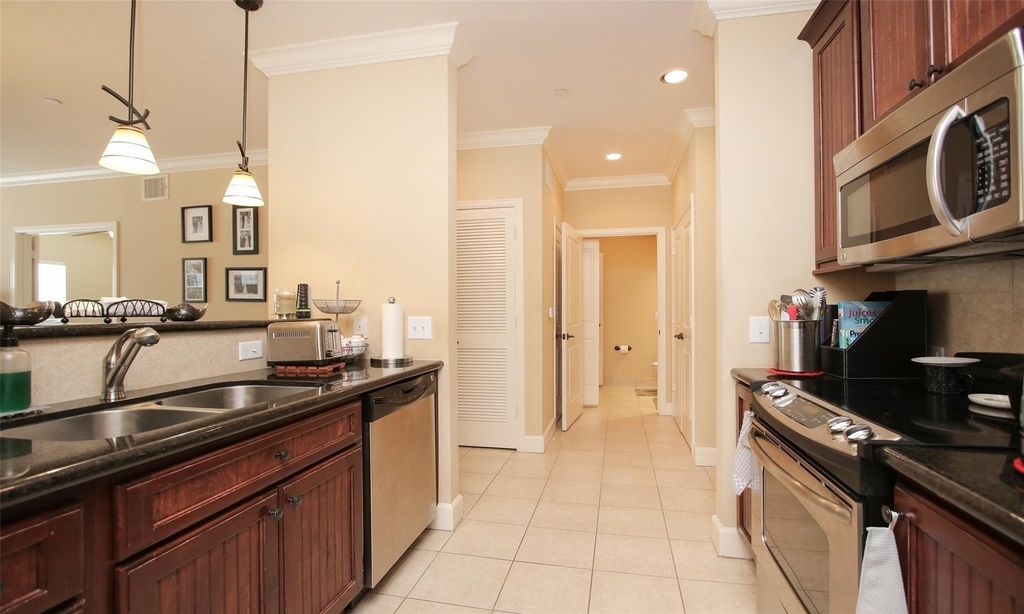 2203 Dorrington Street - Photo 8