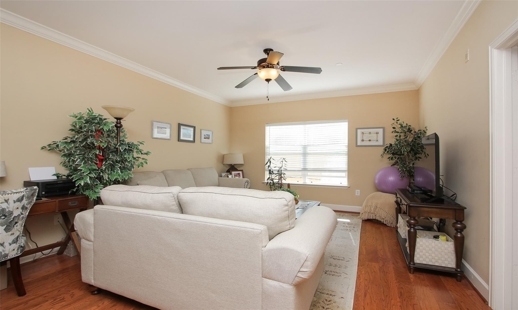 2203 Dorrington Street - Photo 3