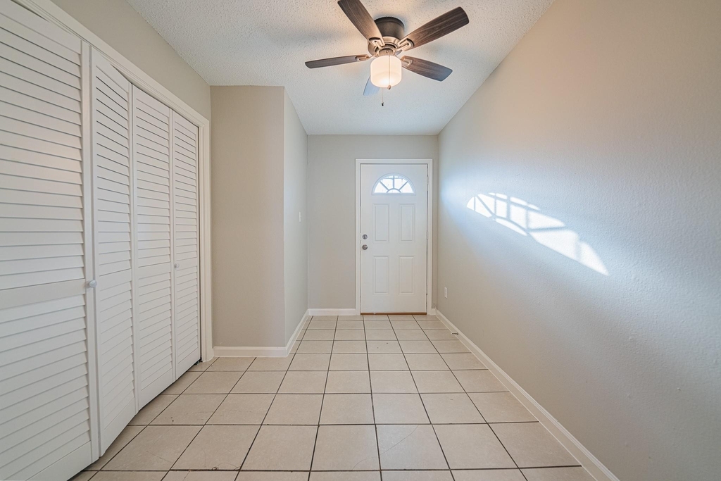 8124 Beech Cove Lane - Photo 9