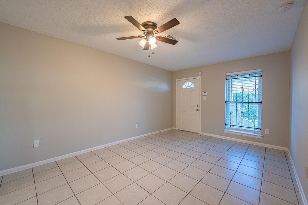 8124 Beech Cove Lane - Photo 5