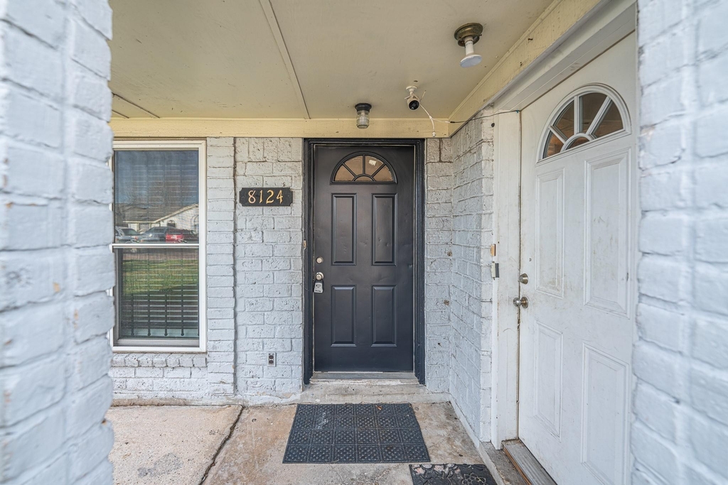 8124 Beech Cove Lane - Photo 2