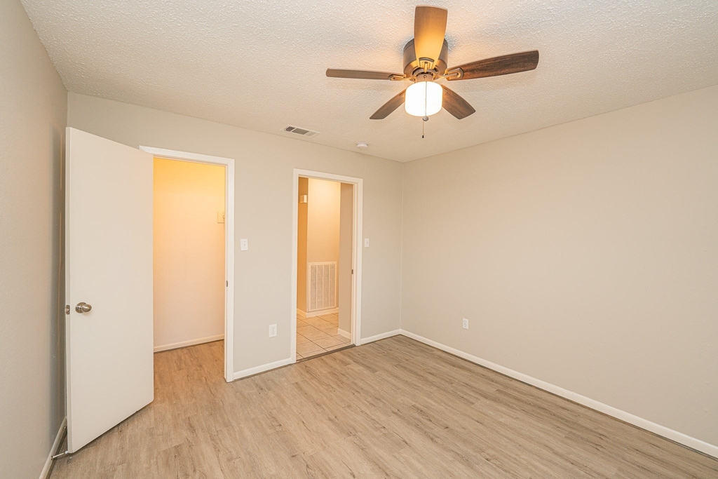 8124 Beech Cove Lane - Photo 12