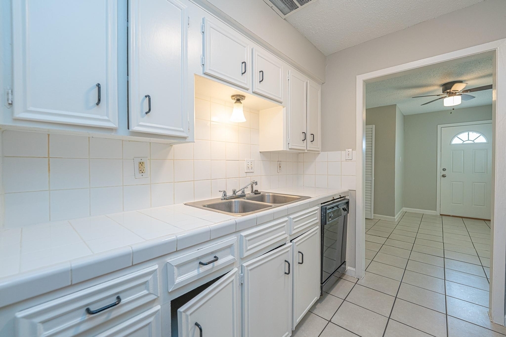 8124 Beech Cove Lane - Photo 6