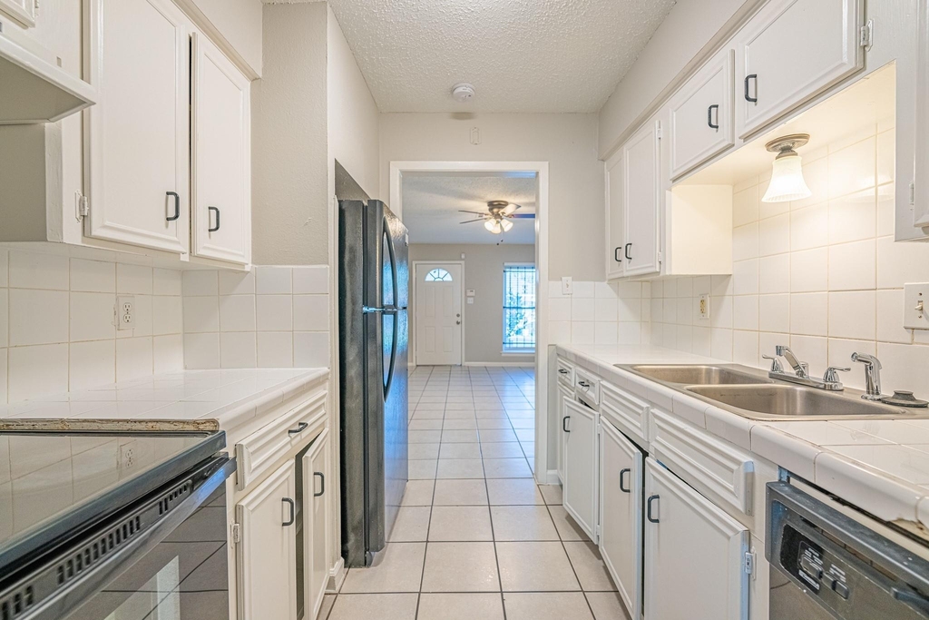 8124 Beech Cove Lane - Photo 8