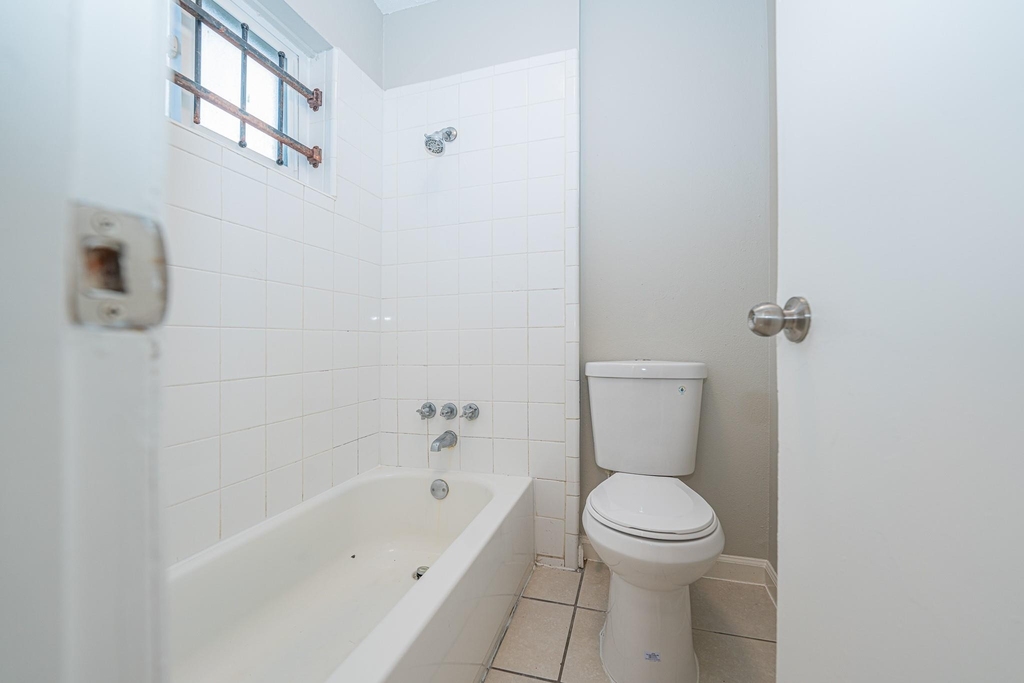 8124 Beech Cove Lane - Photo 16