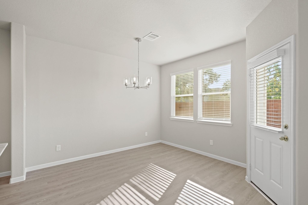839 Red Oakland Drive - Photo 3
