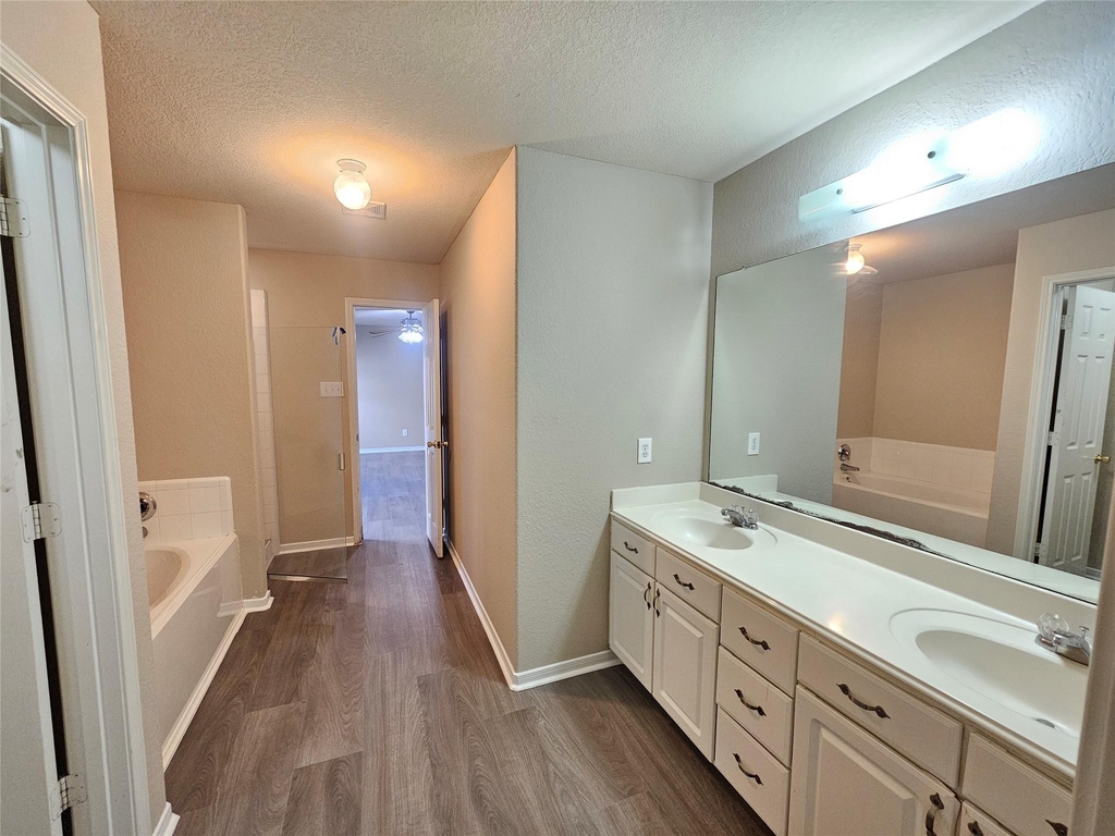 11015 Walkup Way - Photo 11