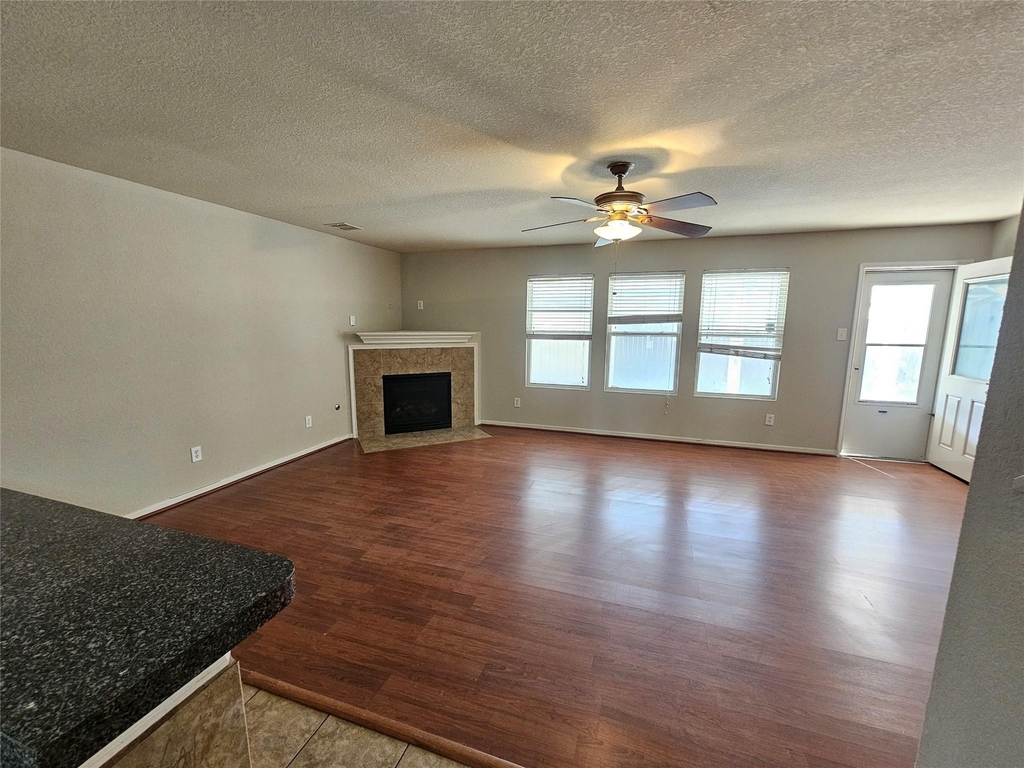 11015 Walkup Way - Photo 7