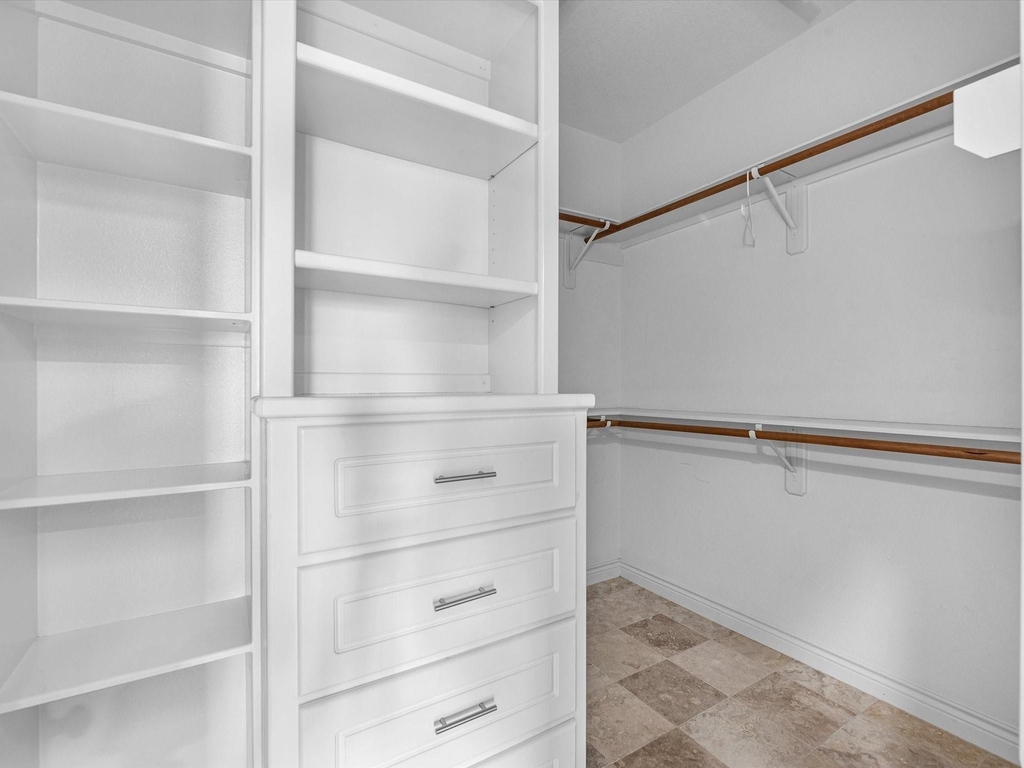 2505 Dallas - Photo 10