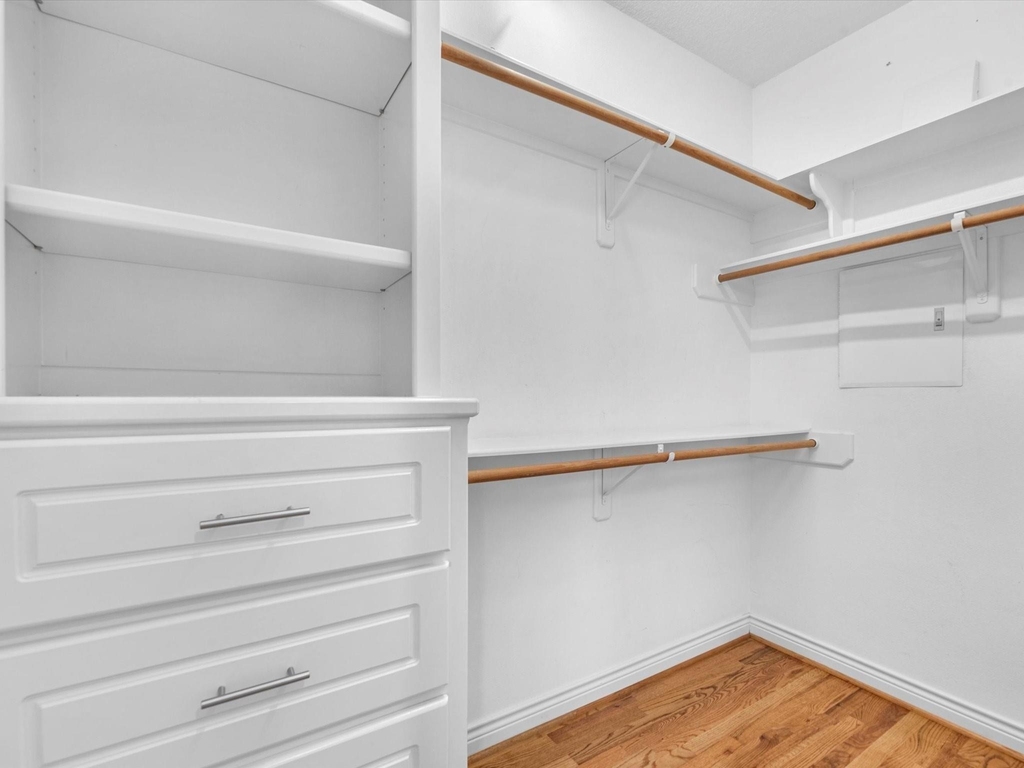 2505 Dallas - Photo 11
