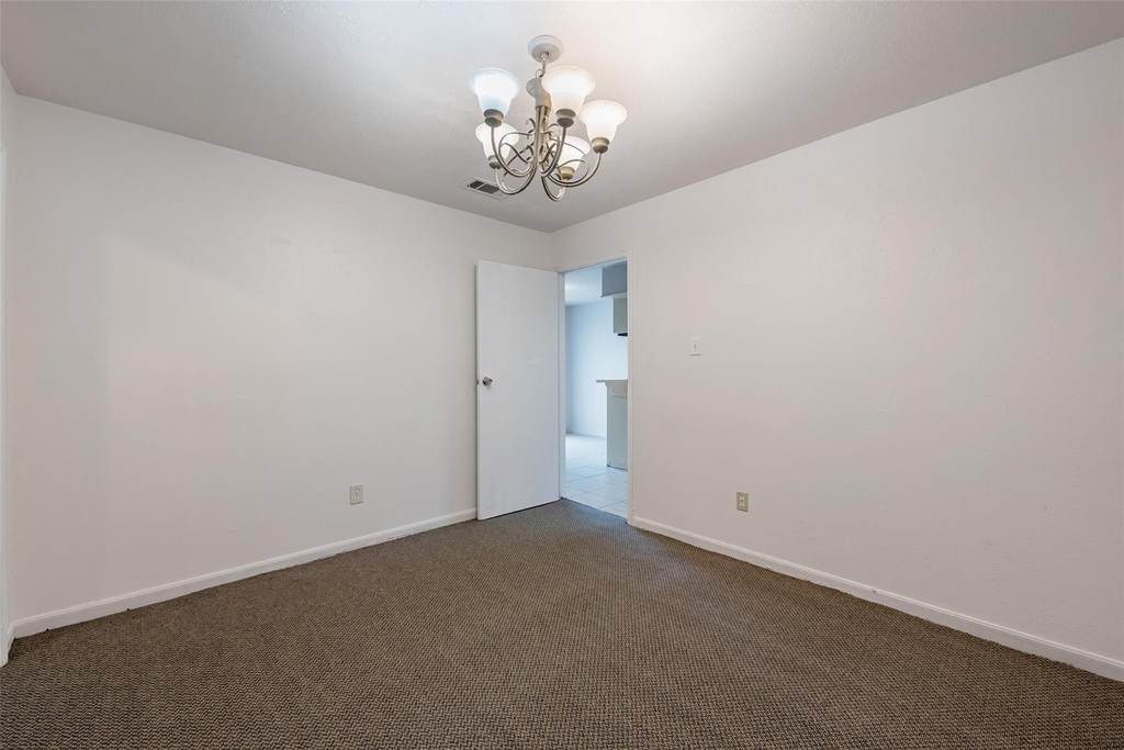 1915 Mustang Springs Drive - Photo 27