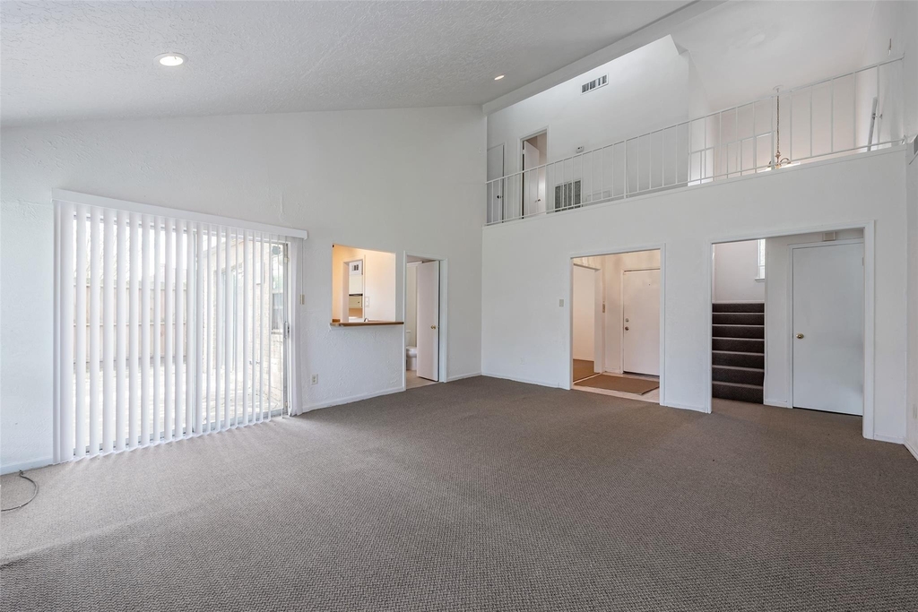 1915 Mustang Springs Drive - Photo 3