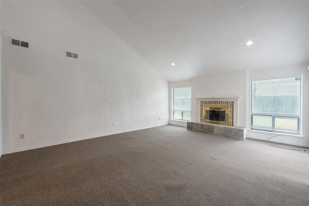 1915 Mustang Springs Drive - Photo 5