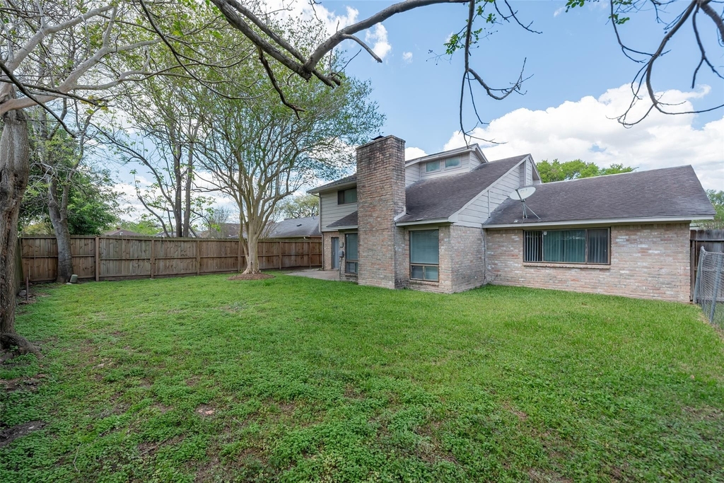 1915 Mustang Springs Drive - Photo 31