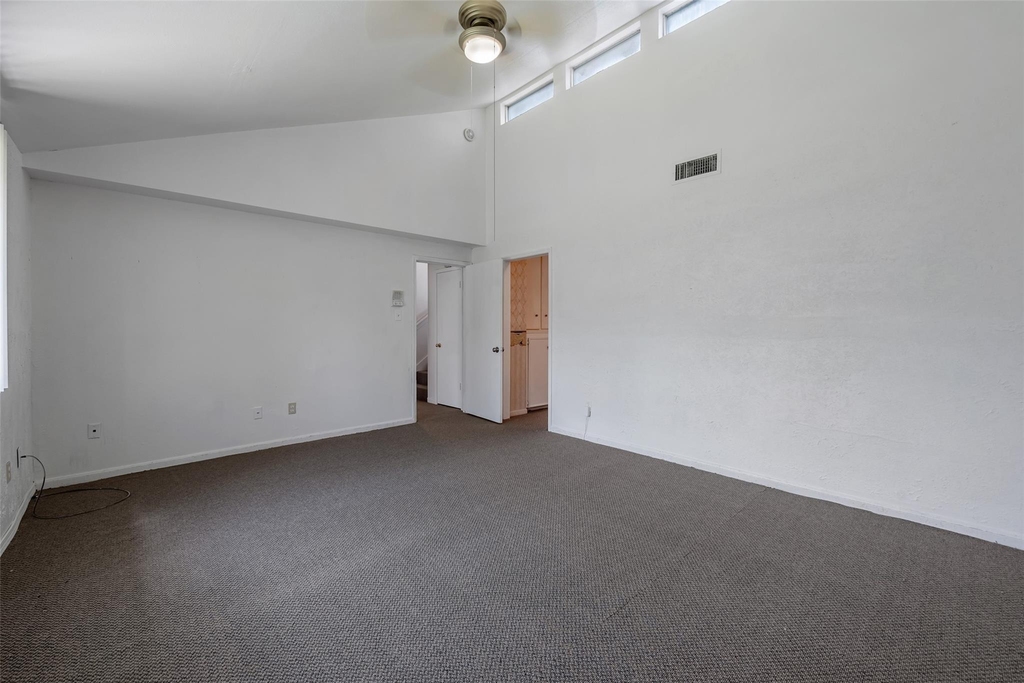 1915 Mustang Springs Drive - Photo 19