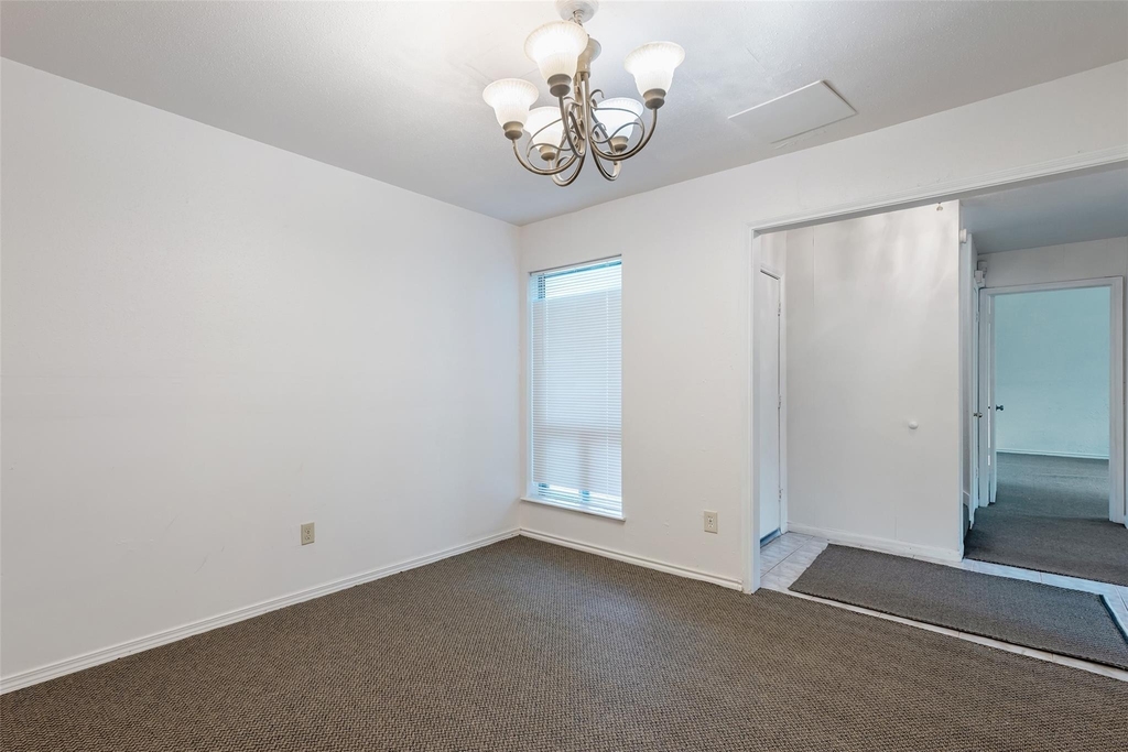 1915 Mustang Springs Drive - Photo 10