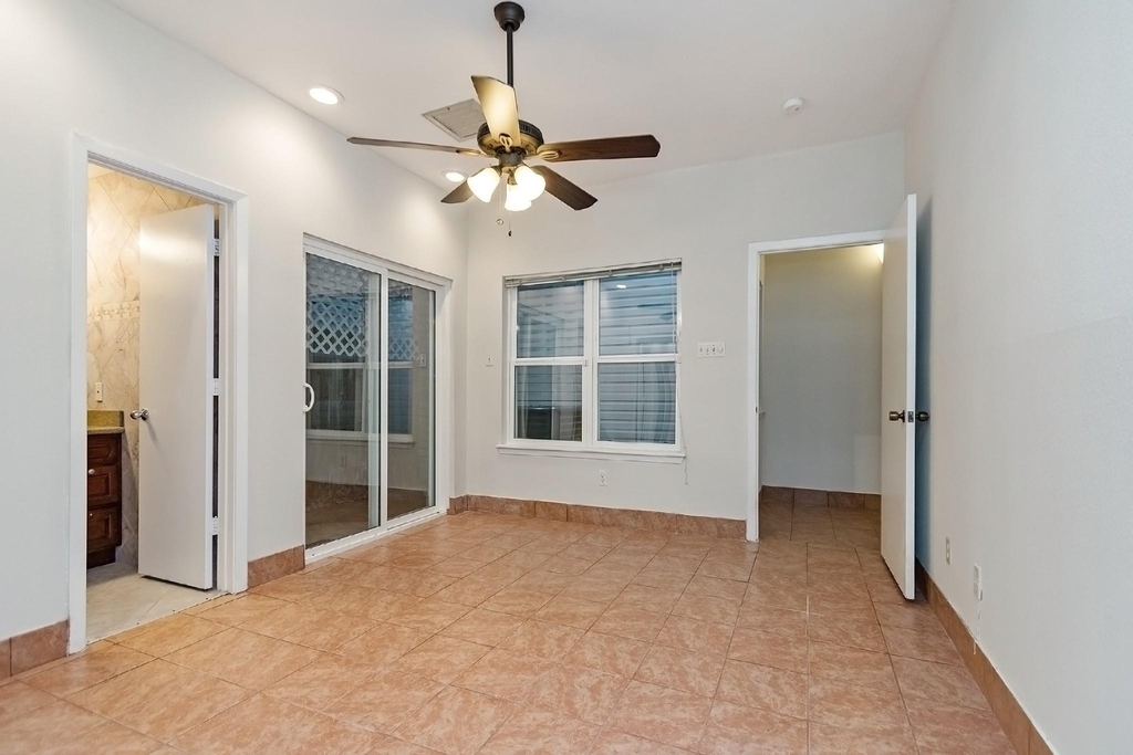 204 Marshall Street - Photo 8