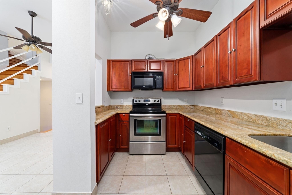 204 Marshall Street - Photo 2