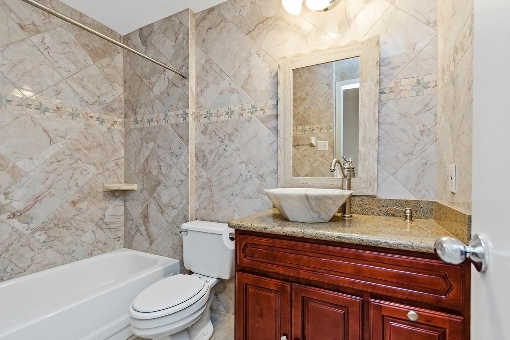 204 Marshall Street - Photo 9