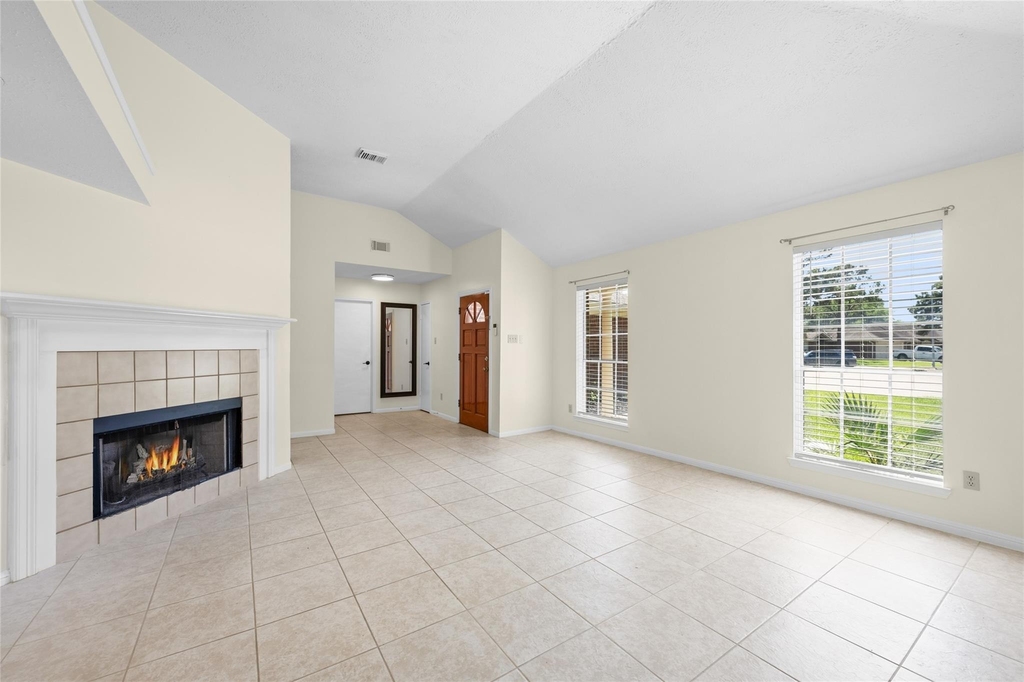 17402 Eastwood Circle - Photo 2