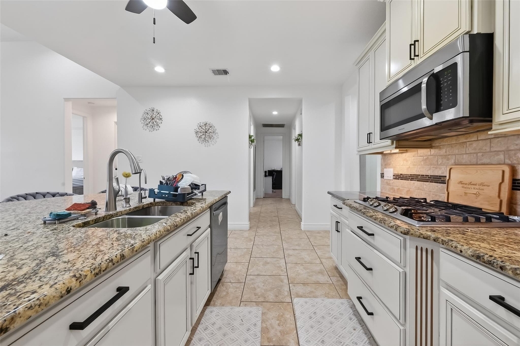 6515 Sterling Shores Lane - Photo 15