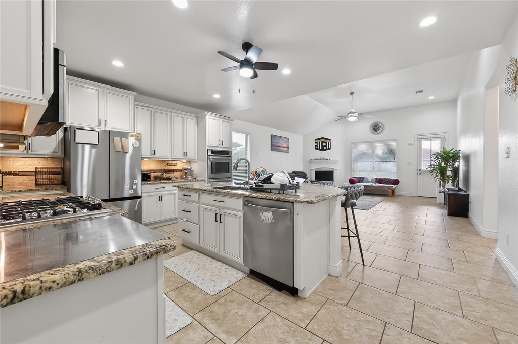6515 Sterling Shores Lane - Photo 10