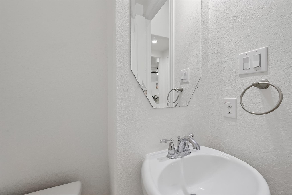 6515 Sterling Shores Lane - Photo 9