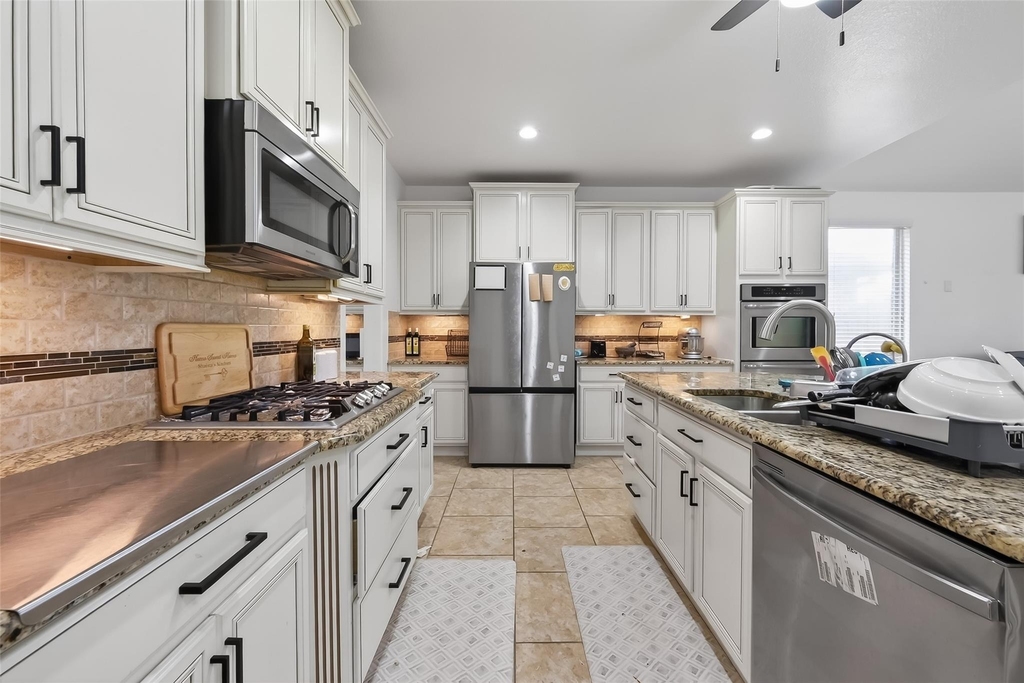 6515 Sterling Shores Lane - Photo 11