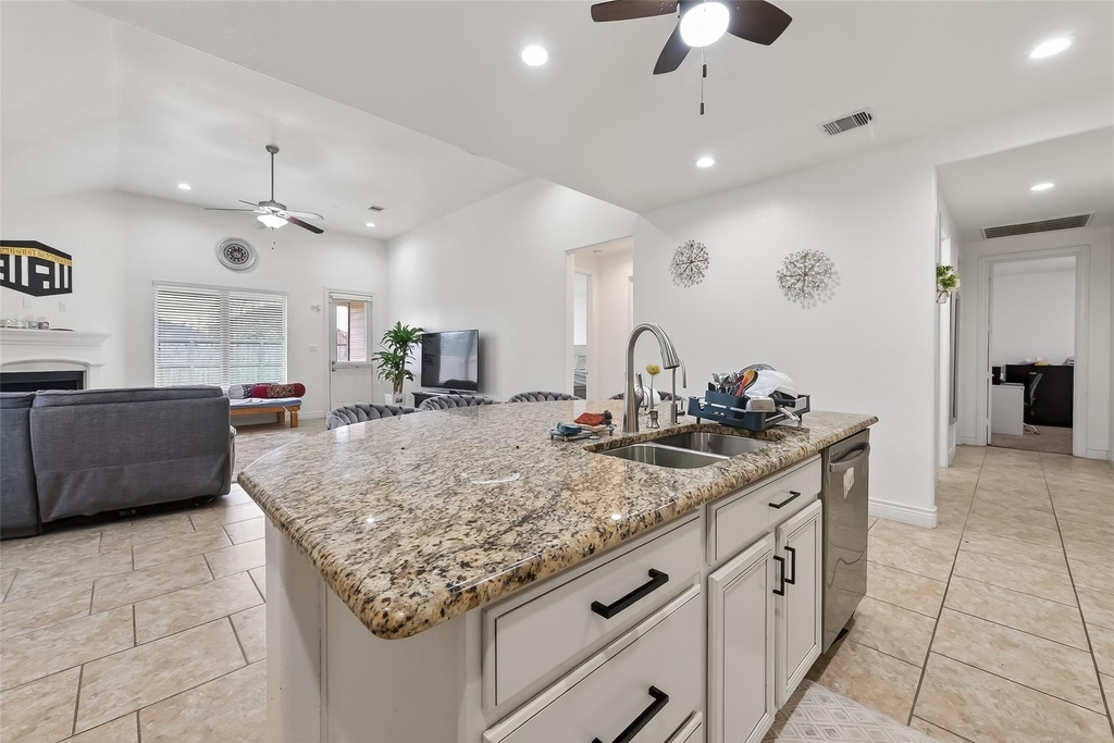 6515 Sterling Shores Lane - Photo 13