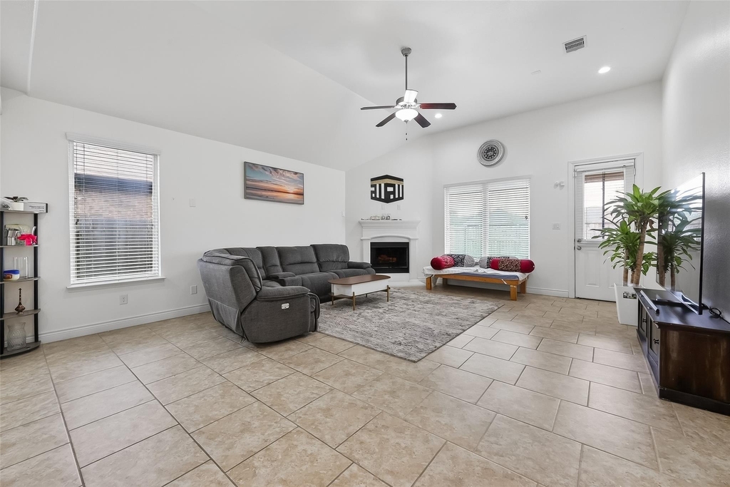 6515 Sterling Shores Lane - Photo 18