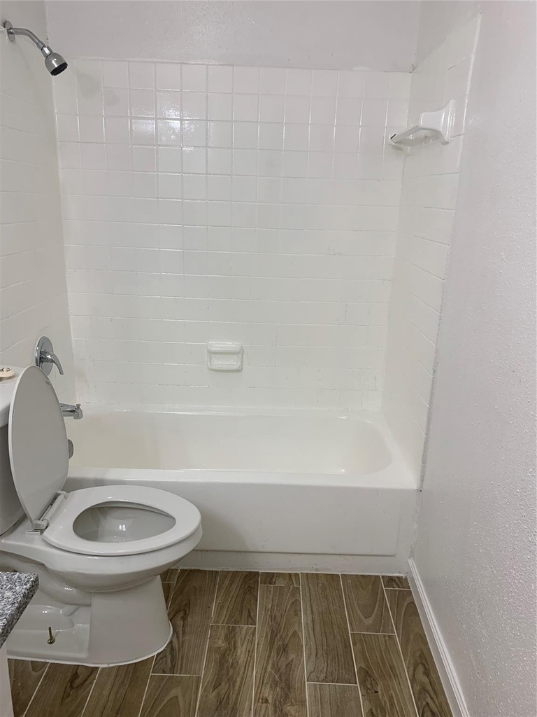5625 Antoine Drive - Photo 5