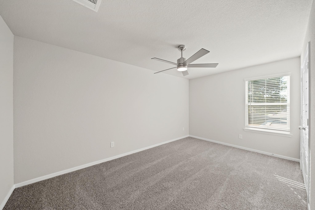 831 Red Oakland Drive - Photo 6