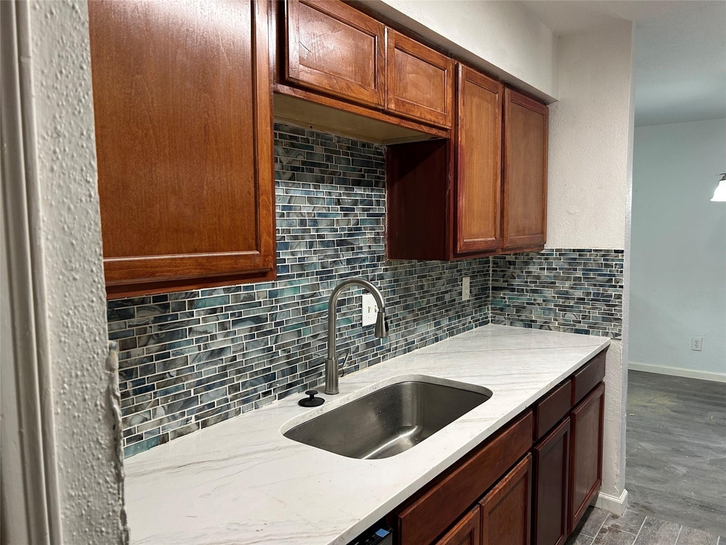 9700 Leawood Boulevard - Photo 2