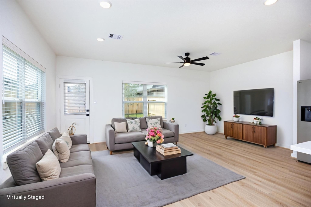 1939 Longmire Villas Court - Photo 3