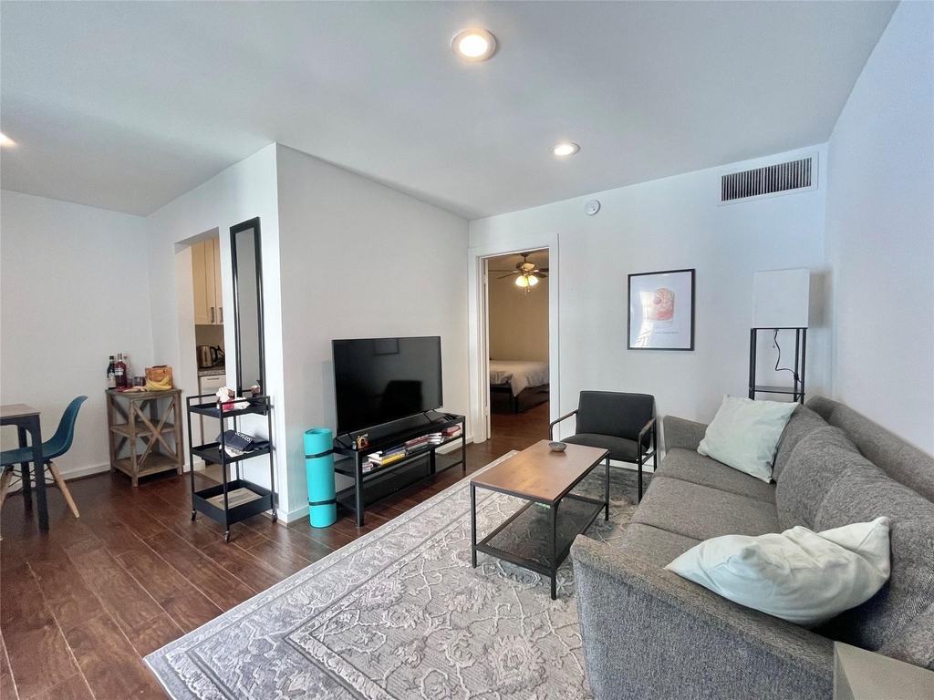 412 Pacific Street - Photo 1