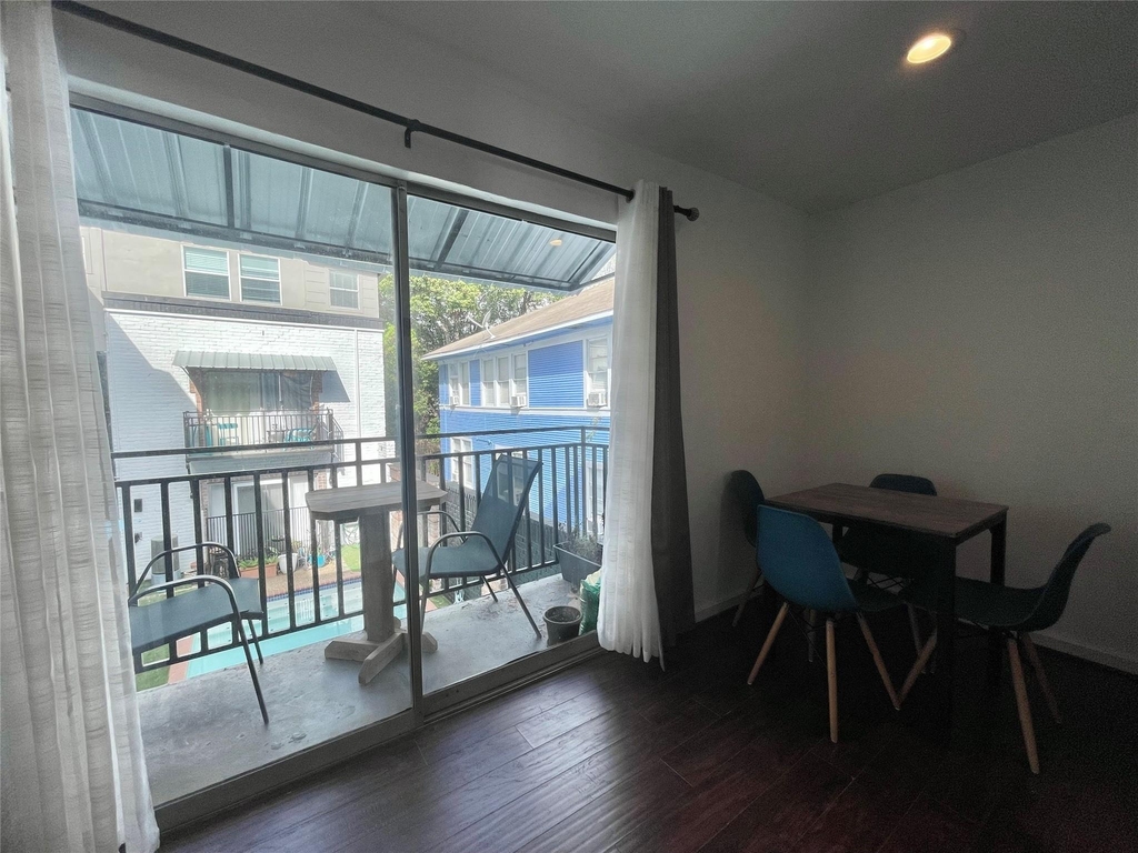 412 Pacific Street - Photo 4