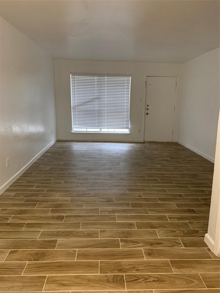 5625 Antoine Drive - Photo 6