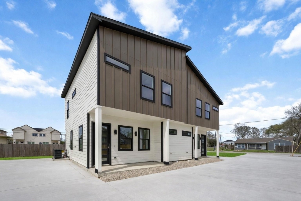 4804 Carmen Street - Photo 0