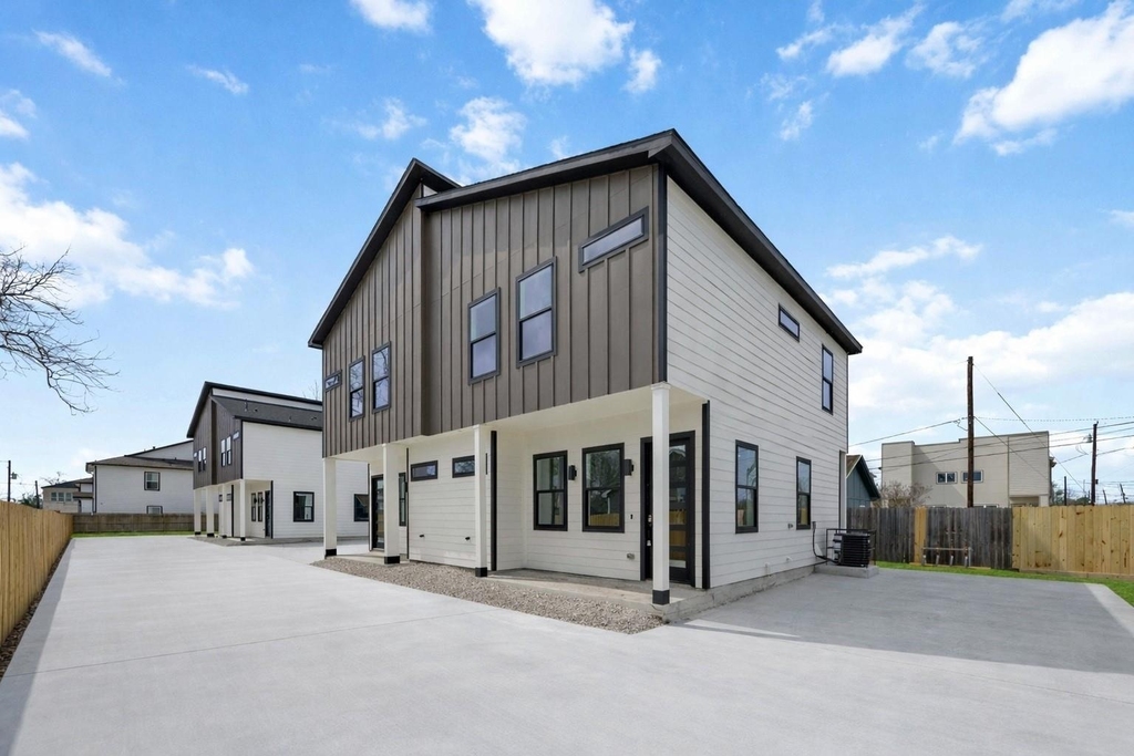 4804 Carmen Street - Photo 1