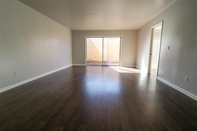 5725 Townhouse Lane - Photo 3
